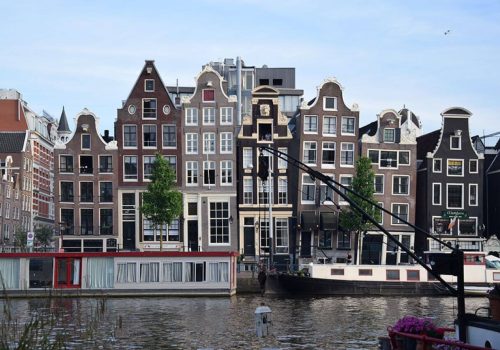 sidewalks-amsterdam-historico-casas bailantes